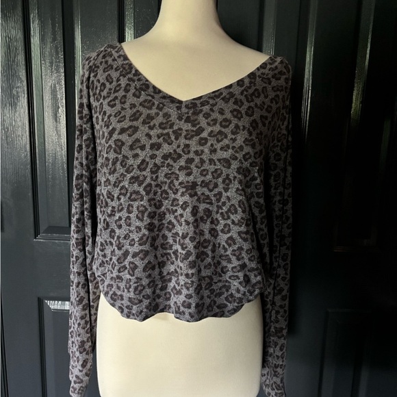 BB Dakota Gray Leopard Lounge Set - Picture 2 of 5